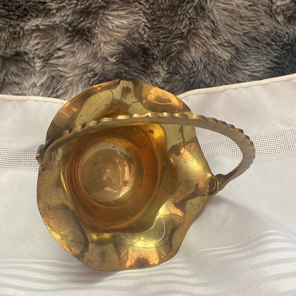 Vintage Brass Handle Basket - Picture 13 of 16